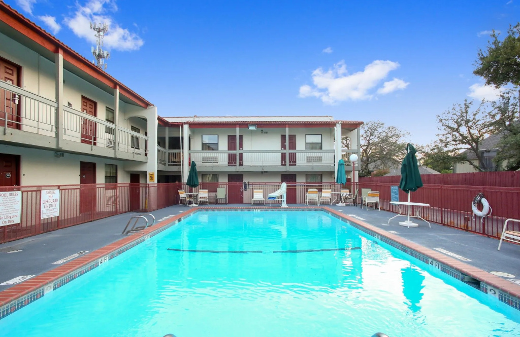 Red Roof Inn North Dallas - Park Central