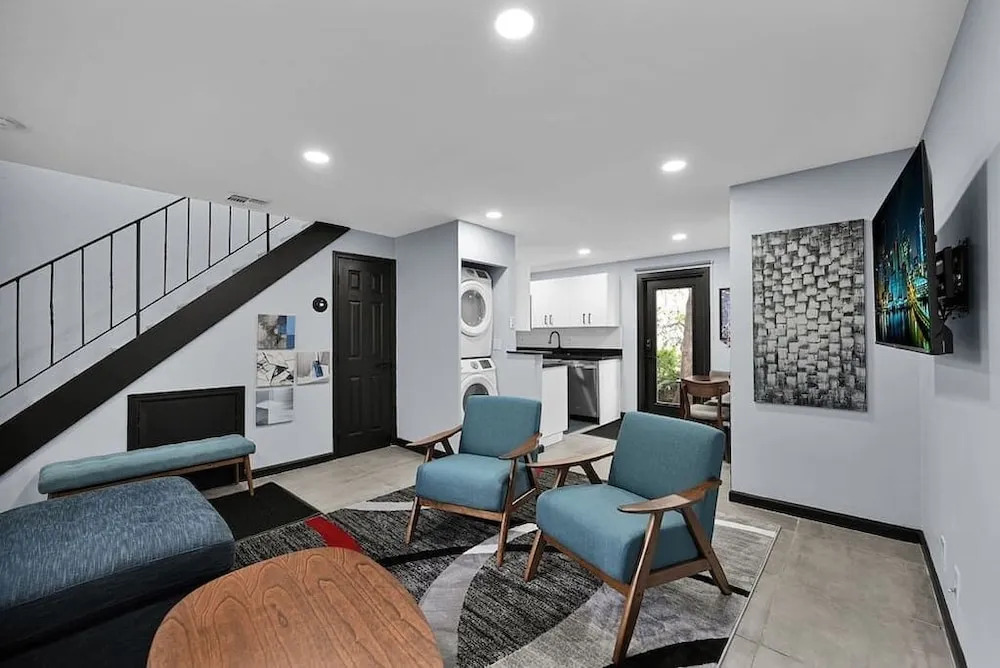 Luxury 2-bedroom Villa in Wilton Manors