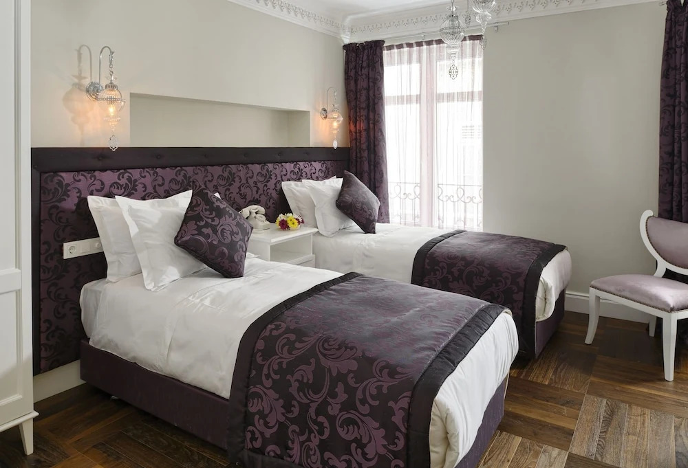 Next House Pera Hotel