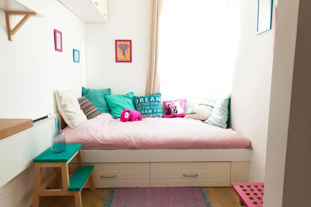 Self check-in eco studio - free street parking closeby