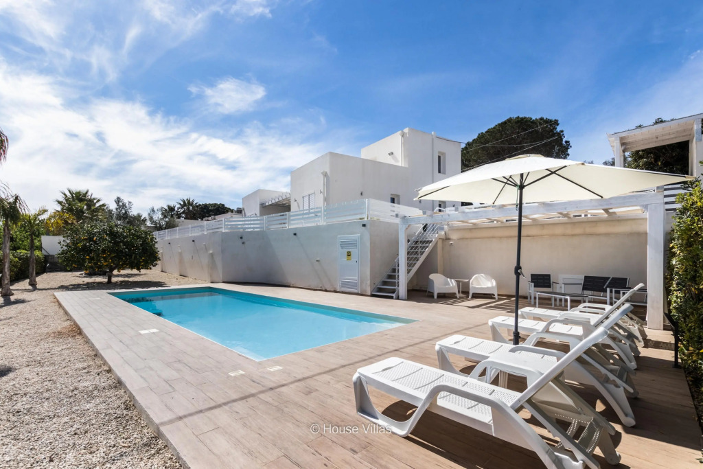 Albantica In Avola With 3 Bedrooms And 3 Bathrooms