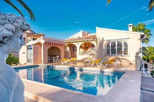 Villa Jose - three bedroom with private pool - by Holiday Rentals Villamar