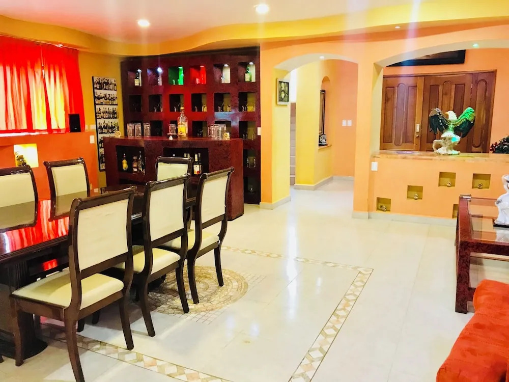 Beautiful 8 People Townhouse Villa Located in Playacar Phase 2
