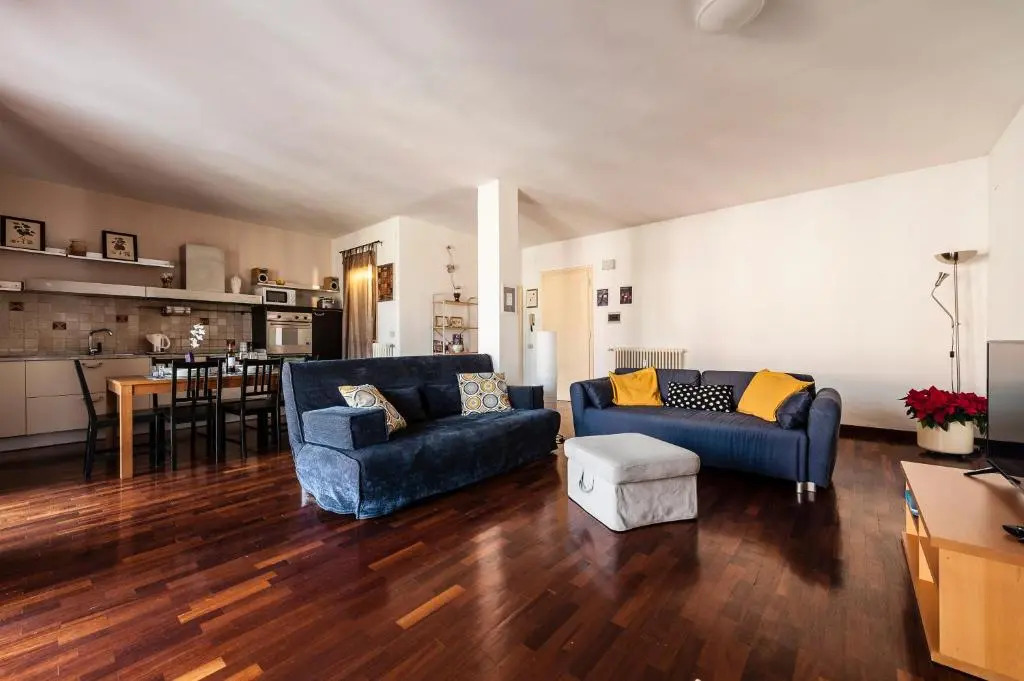 Hostly - Light and Wood near the Tower - 100sqm, 6 pax, 2 Bedrooms, Town Center