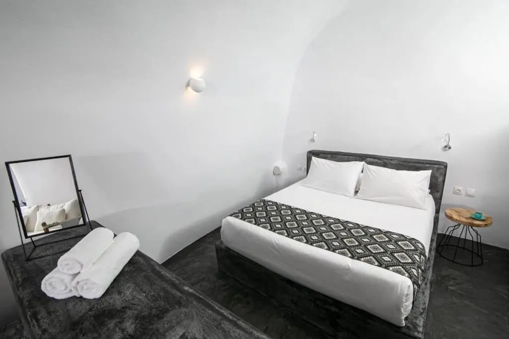 Luxury Santorini Villa Villa Elysian Dyo Private Hot Tub Air Conditioning