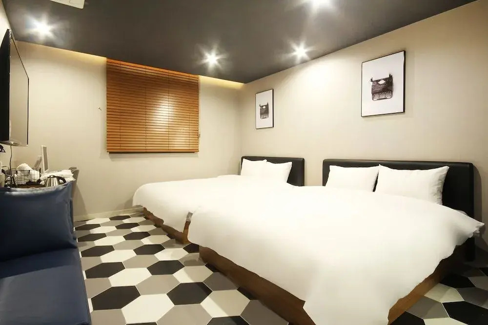 Changwon Myeongseo-Dong No. 25 Hotel Convention Branch