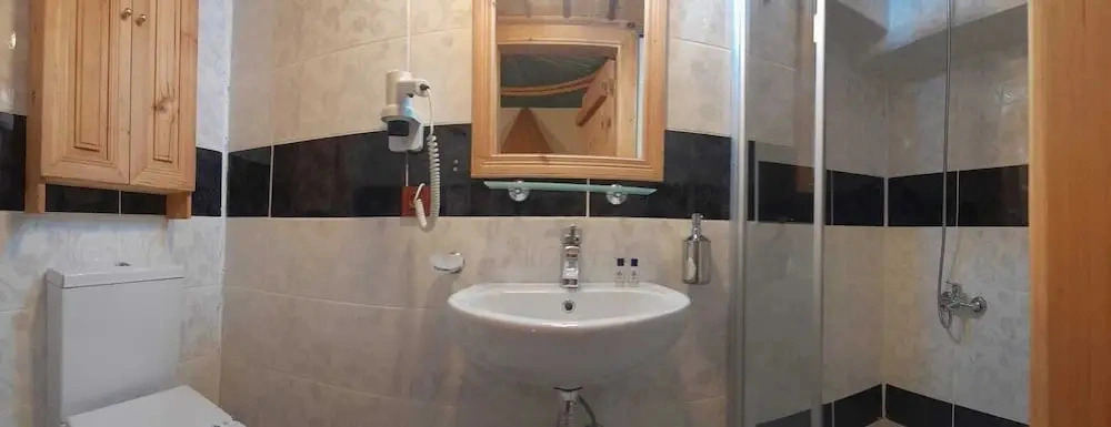 Ayşenaz Hanım Konağı