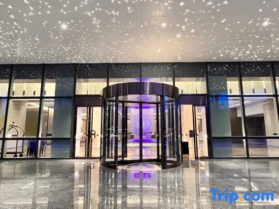 XingLong Lakeside Hotel
