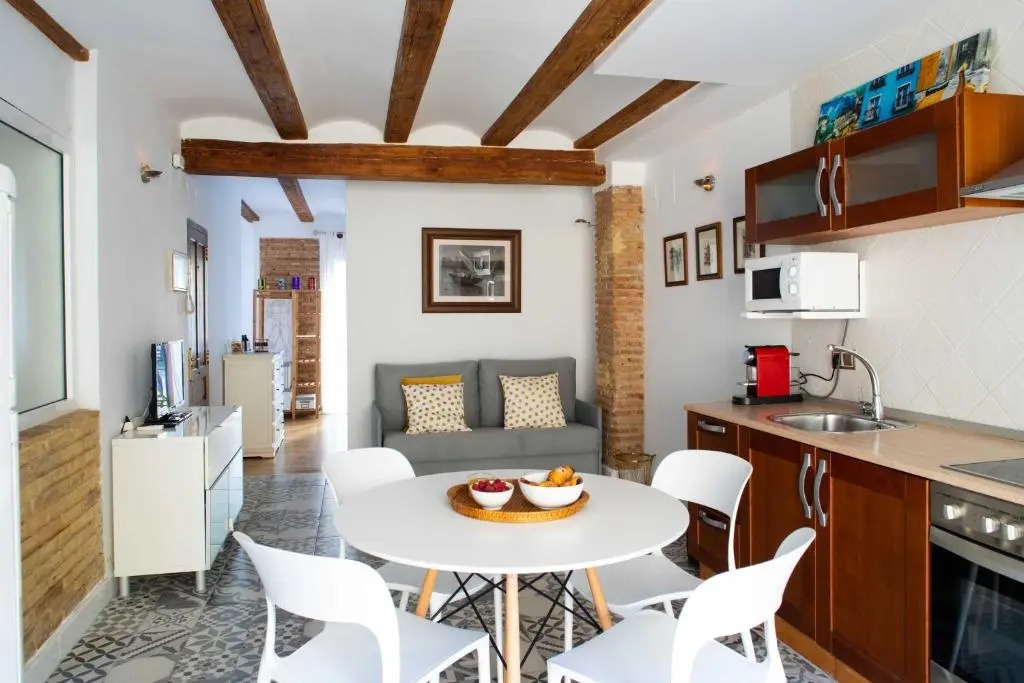 Cozy Wifi AC Loft In the Heart of Ruzafa