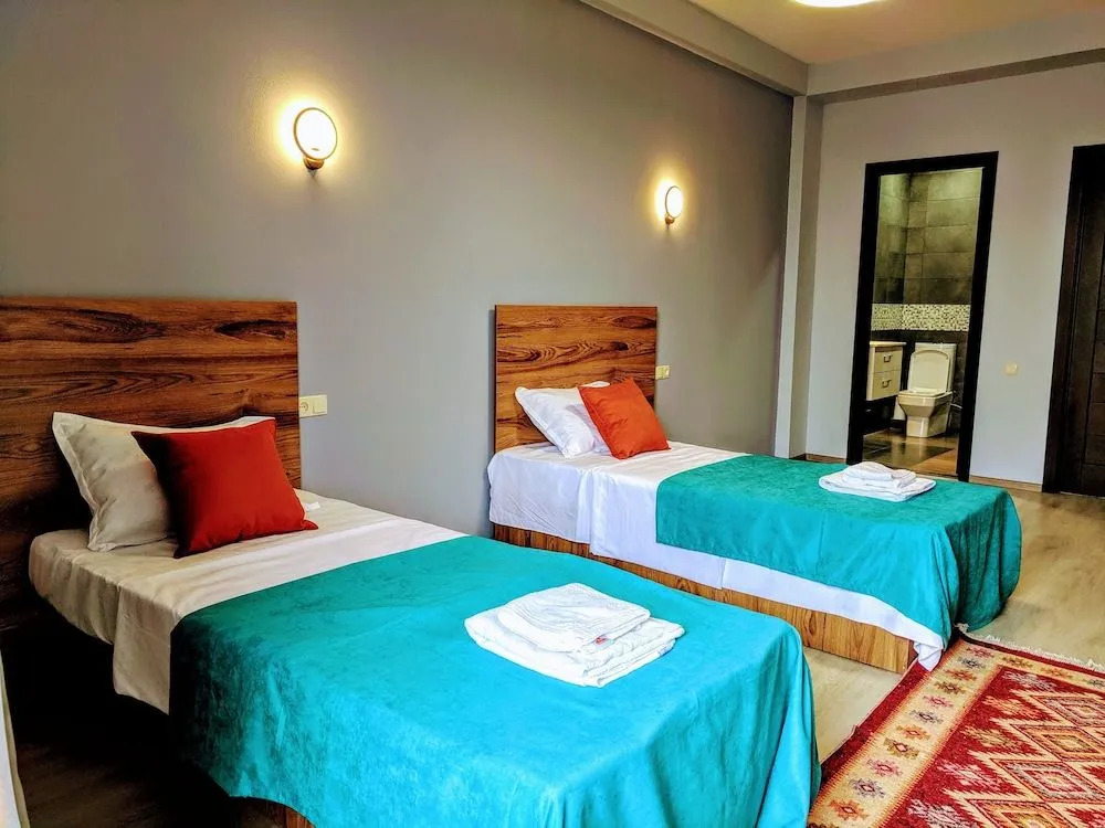 Hotel Canvas