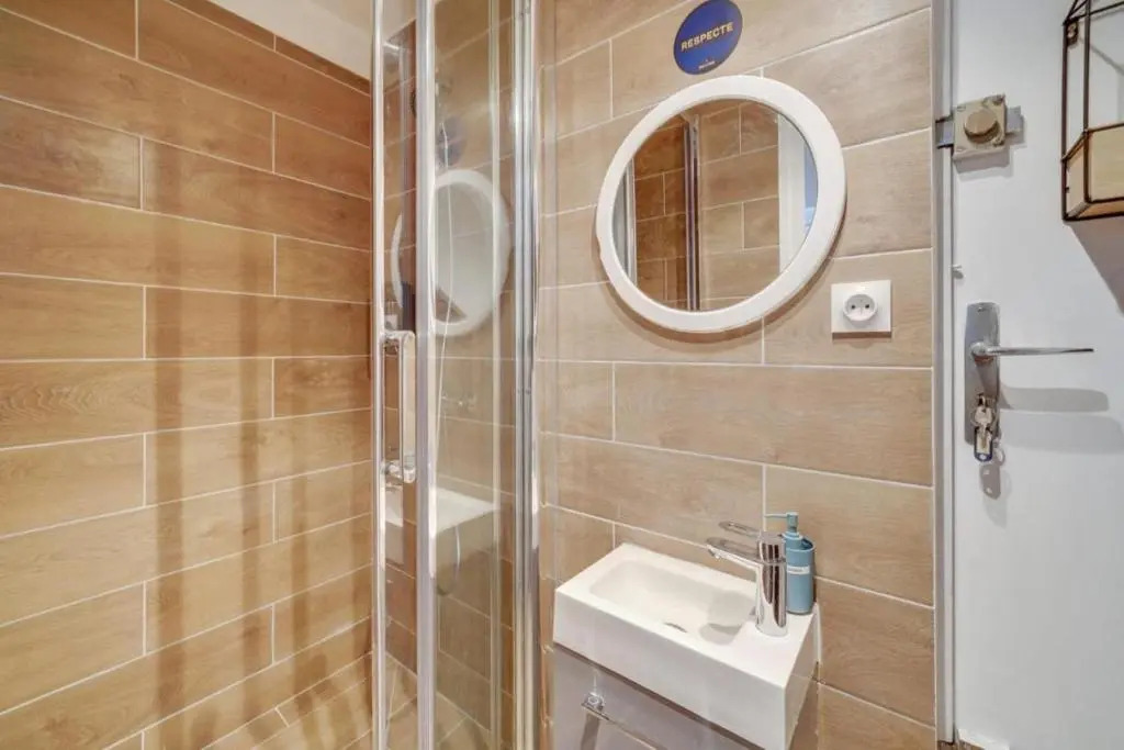 ARC DE TRIOMPHE-CARNOT Luxury & Design with AC