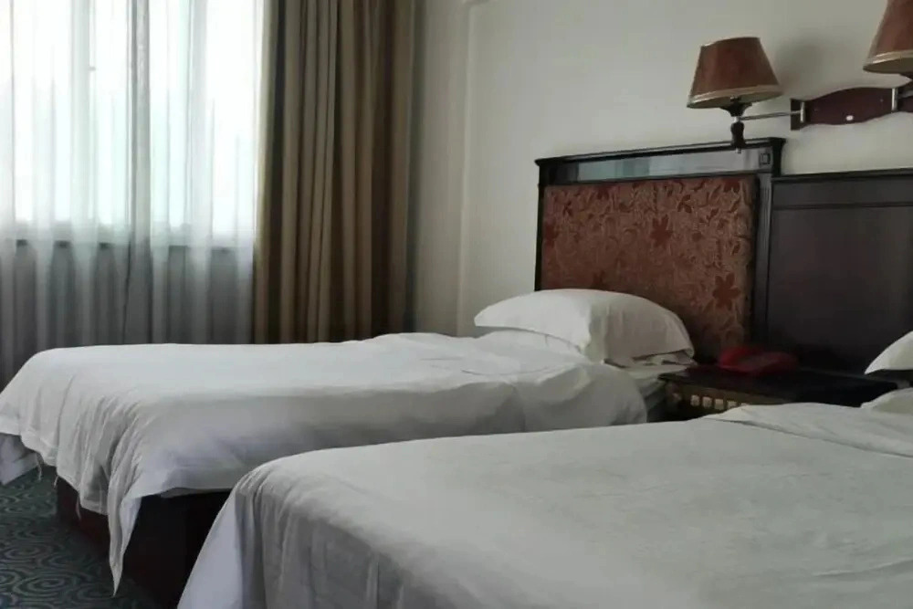 Sunshine Hotel