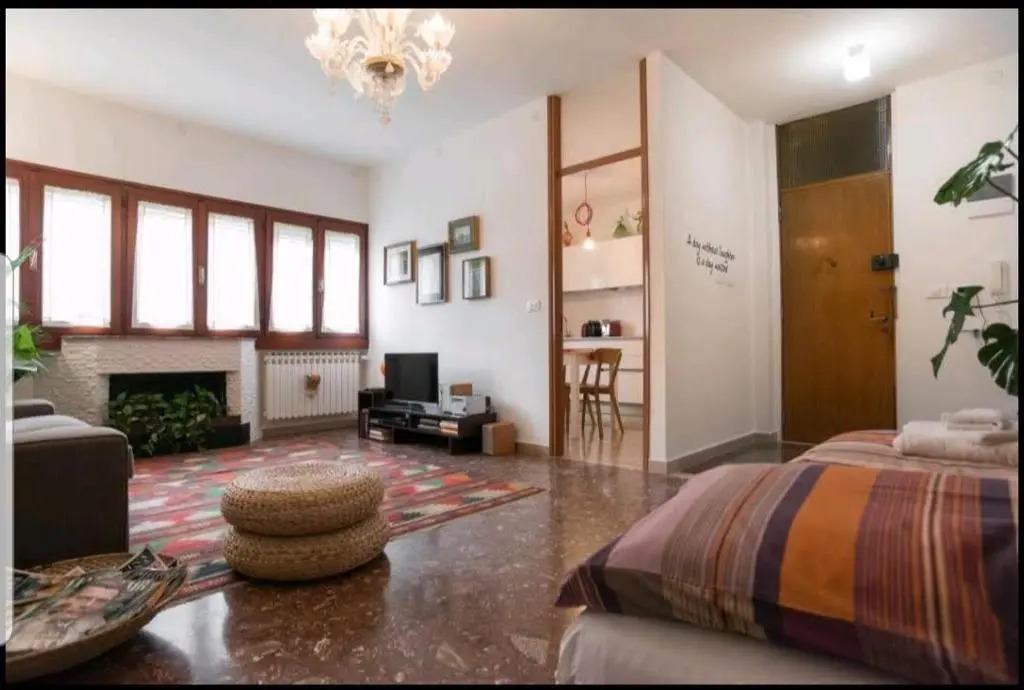 Apartment close to Art