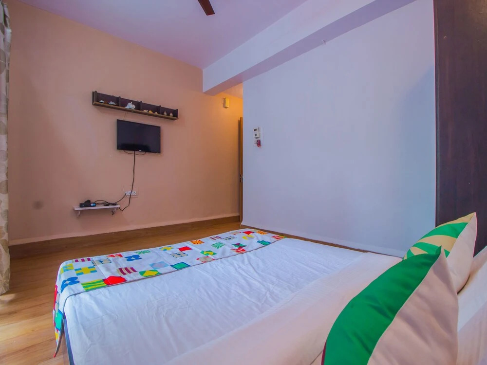 OYO 14906 Home 1BHK With Pool Carmona Beach