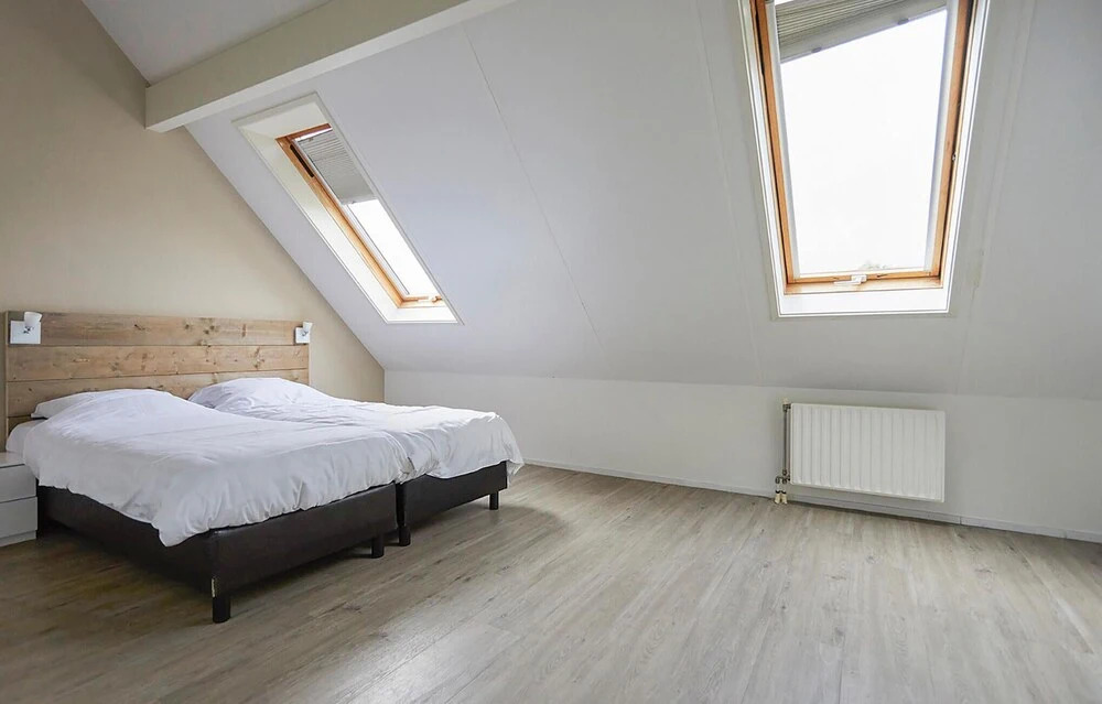 Amazing Home in Heinkenzand With Wifi and 4 Bedrooms