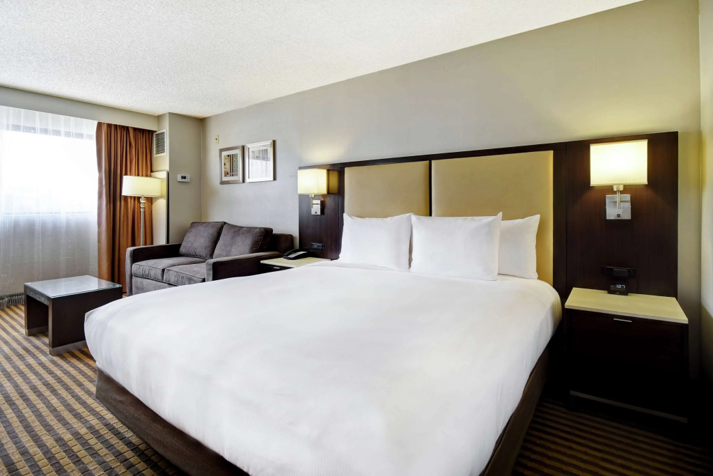 DoubleTree by Hilton Pleasanton at The Club