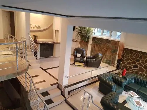 Lira Inn