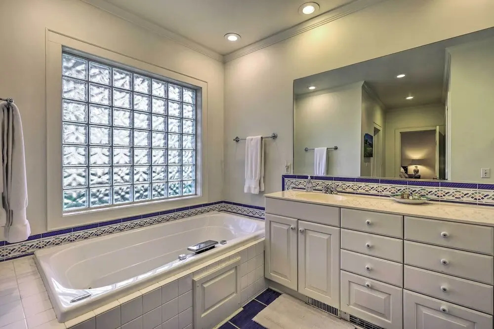 Lush Elkin Home w/ Porch Views & Pool Table