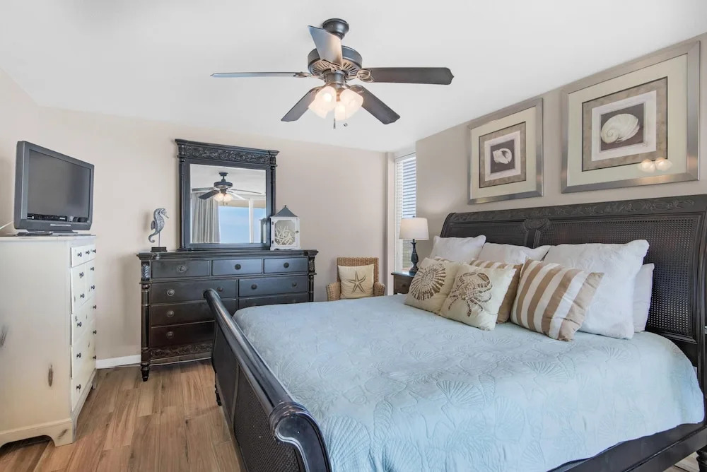 Long Beach Resort 4-1101