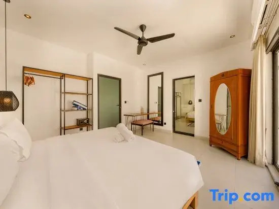 Spacious 5BR Modern Simplicity, Near Canggu's Best