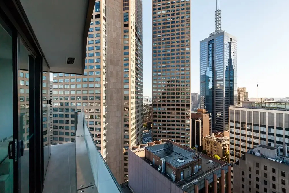 LOGAN, 2BDR Melbourne Apartment