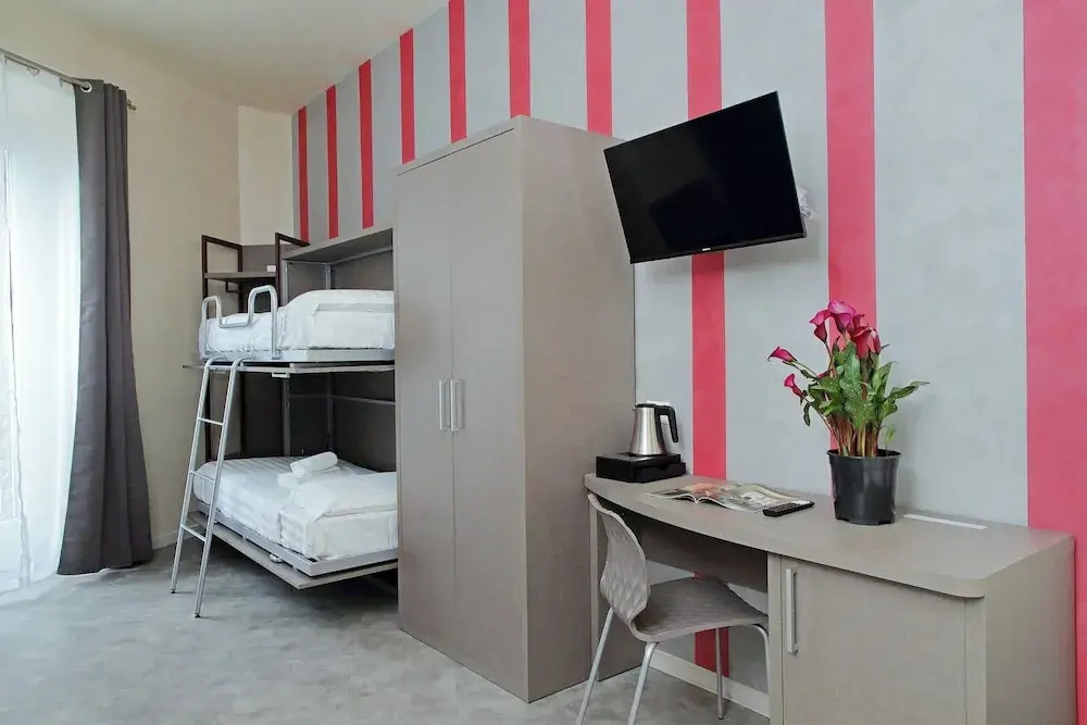 Termini Comfort Rooms by Flatinrome
