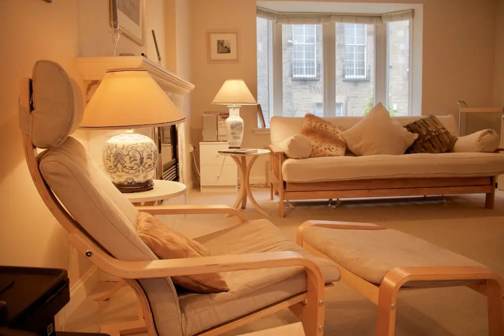 2 Bedroom Flat Accommodates 6 in Heart of Edinburgh