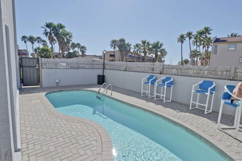Padre Oasis #302 2 Bedroom Home by RedAwning