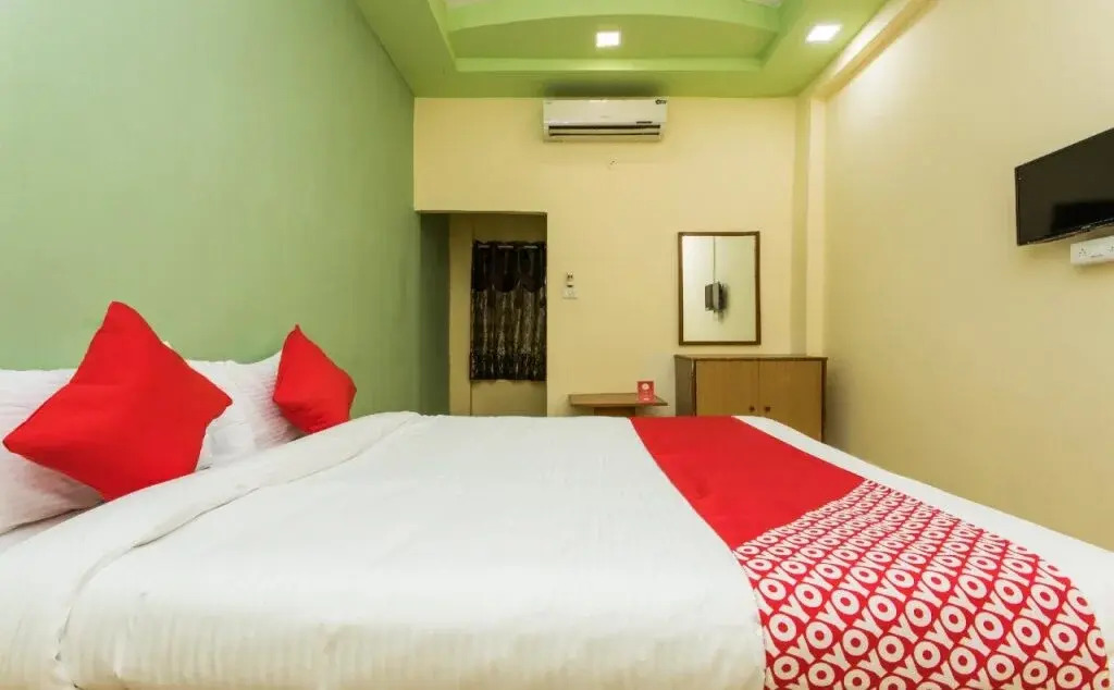 OYO 13496 Hotel Royal park