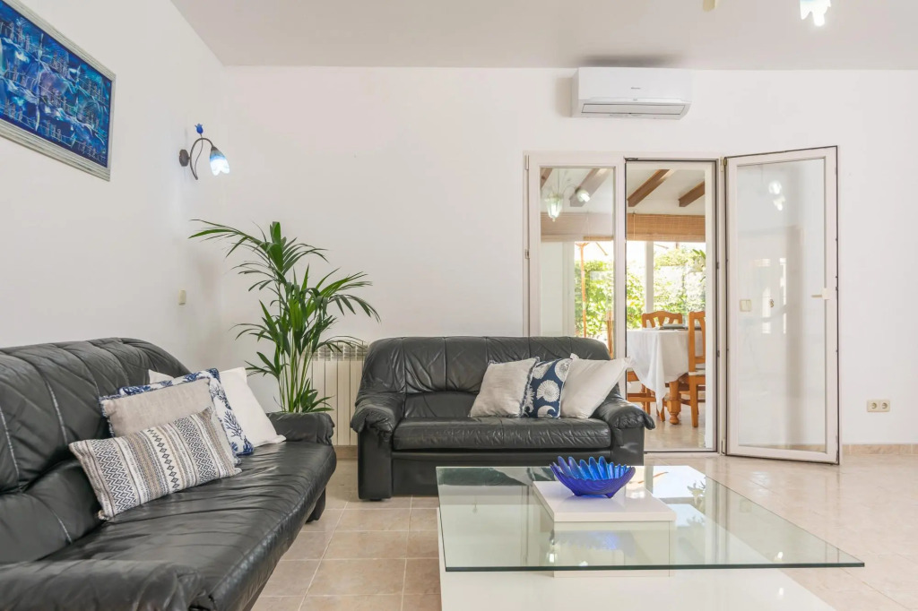 GAVINA D'OR - Cosy apartment with garden and barbecue in Cala Egos. Free WIFI.