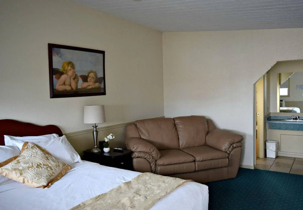 Centre Suite Inns Motel