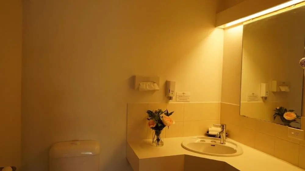 Country Motor Inn