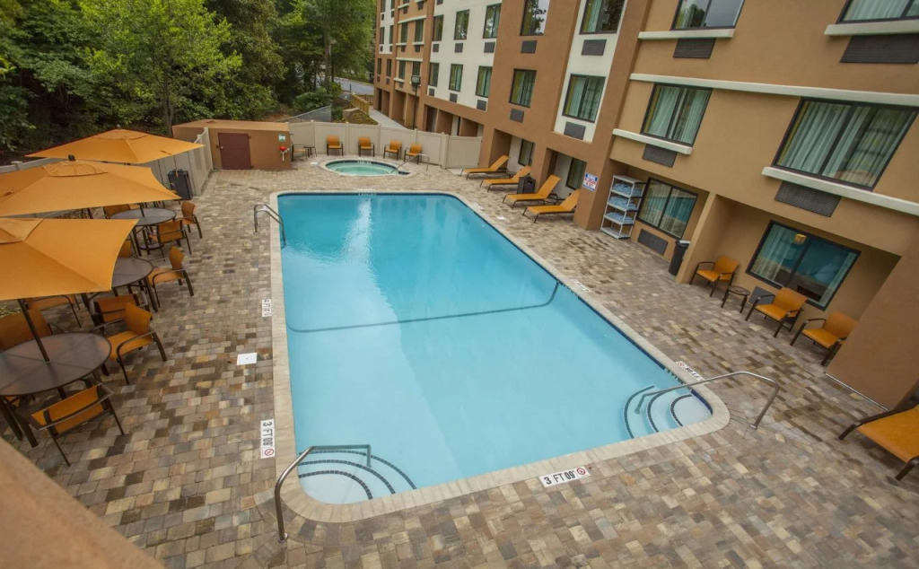 Courtyard by Marriott Charlotte Airport LoSo