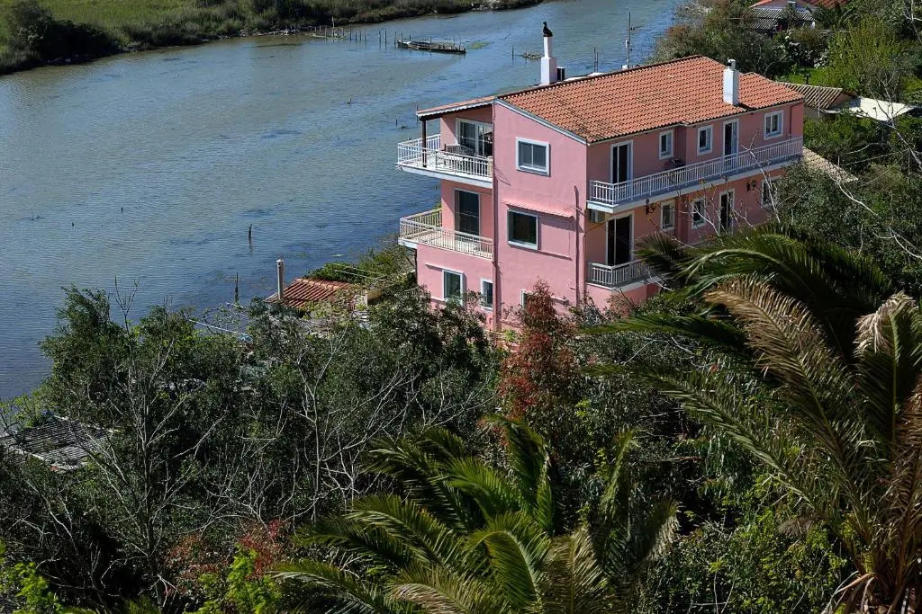 Annas Apartments and Studios - Planespotters Paradise