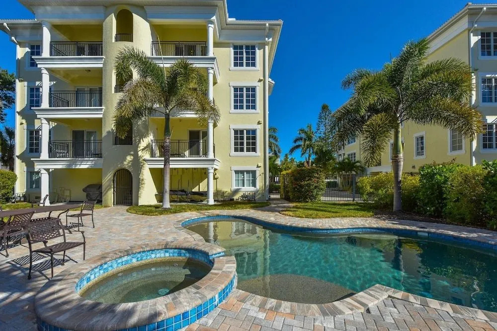 An Upscale Villa in the heart of Siesta Key on Beach Road