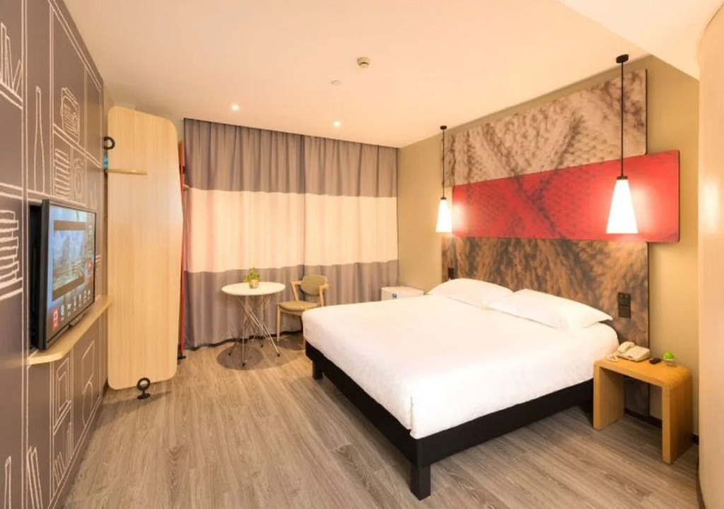 Ibis Hotel (Shanghai New Hongqiao Branch)