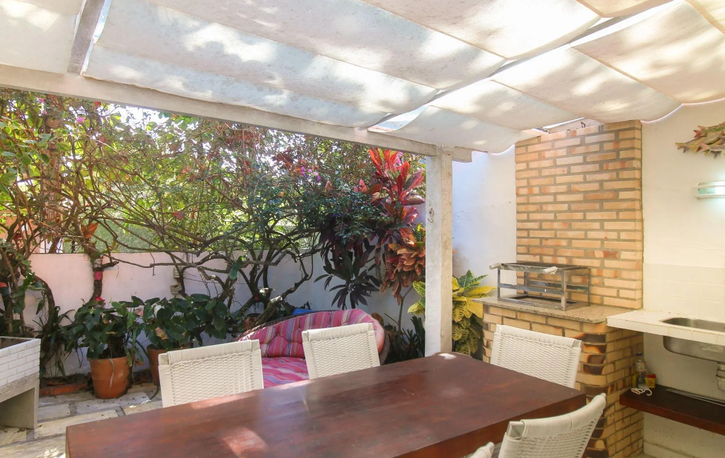 Casa em Condomínio Privado na Beira da Praia por Luxury Rentals