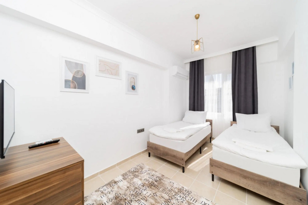 Fantastic Flat with Balcony and View in Aksu