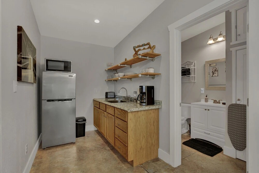 Romantic Casita With Grill ten min From Downtown!