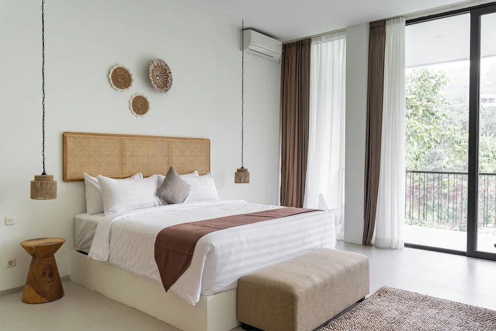 Lavender Rooftop 3BR Villa with a Heated Private Pool