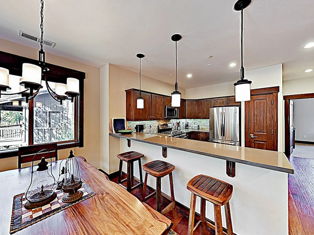 11595 #4 Truckee - 3 Br Condo
