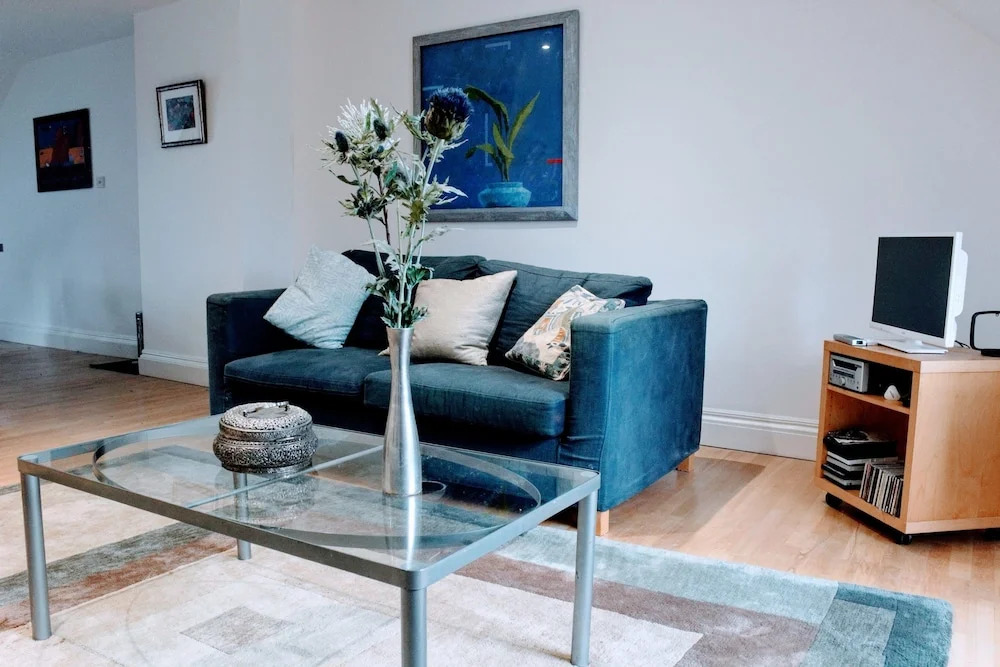 1 Bedroom Penthouse Apartment On Royal Mile