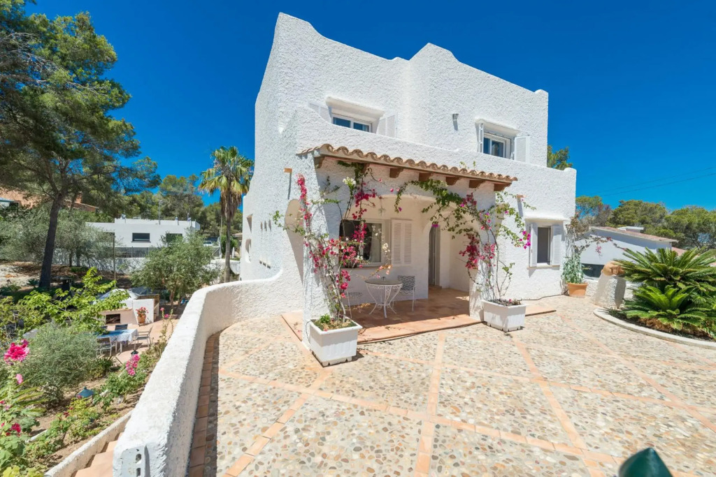 E253 Los Pinos by Mallorca Villa Selection