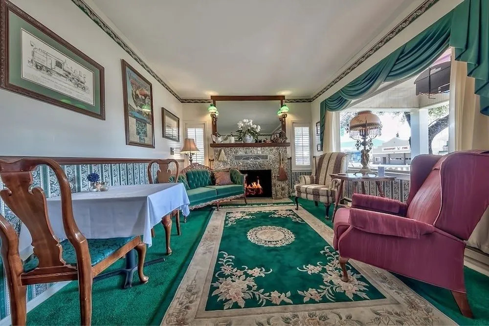 Silver Maple Inn