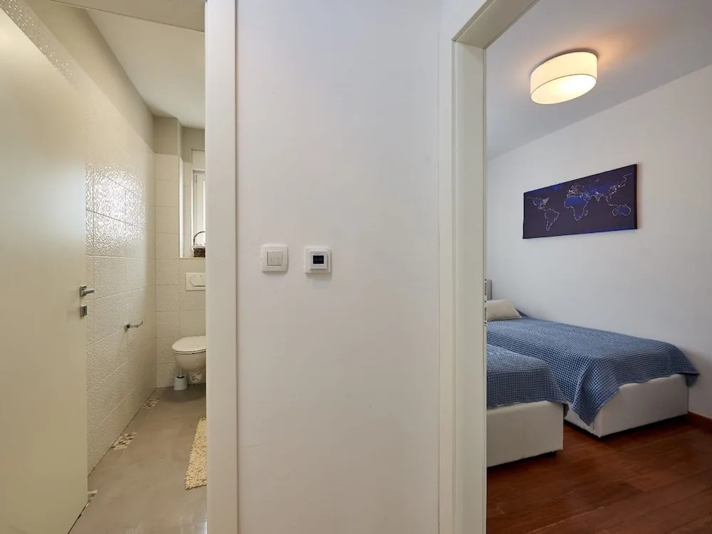 Enticing Holiday Home in Trogir near Sea Beach