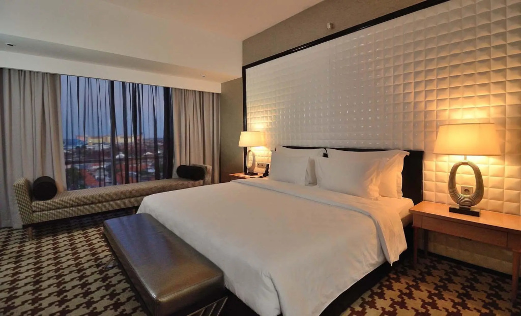 ARTOTEL TS Suites Surabaya