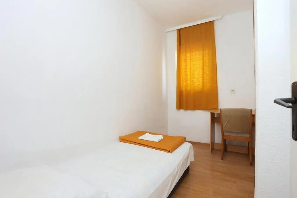 Apartments with WiFi Dugi Rat, Omis - 18917