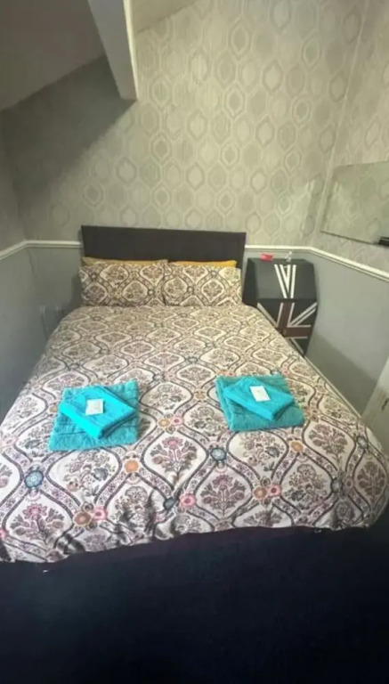 Runway Guest House - Adult Only