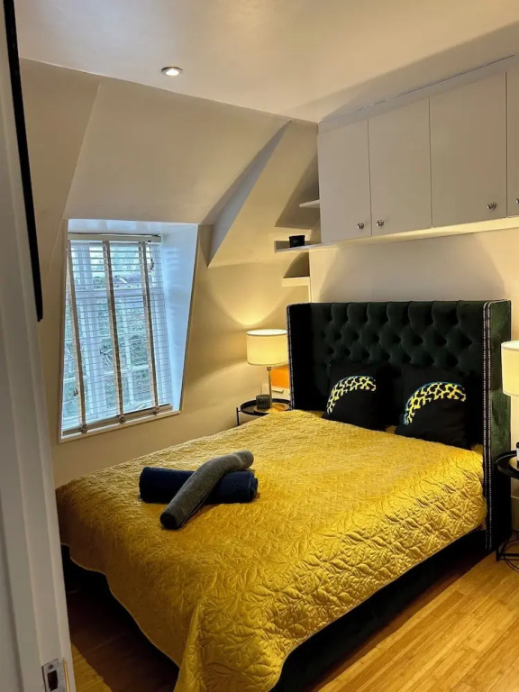 Remarkable 2-bed House in London