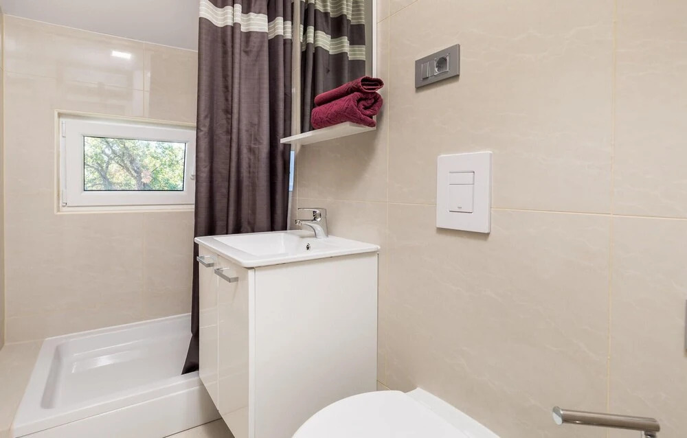 Amazing Home in Veprinac With 4 Bedrooms, Wifi and Outdoor Swimming Pool